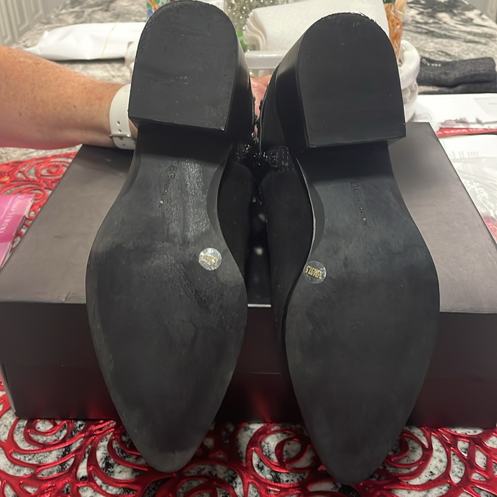 Euc Bcbgeneration Black Crosta Booties - image 5